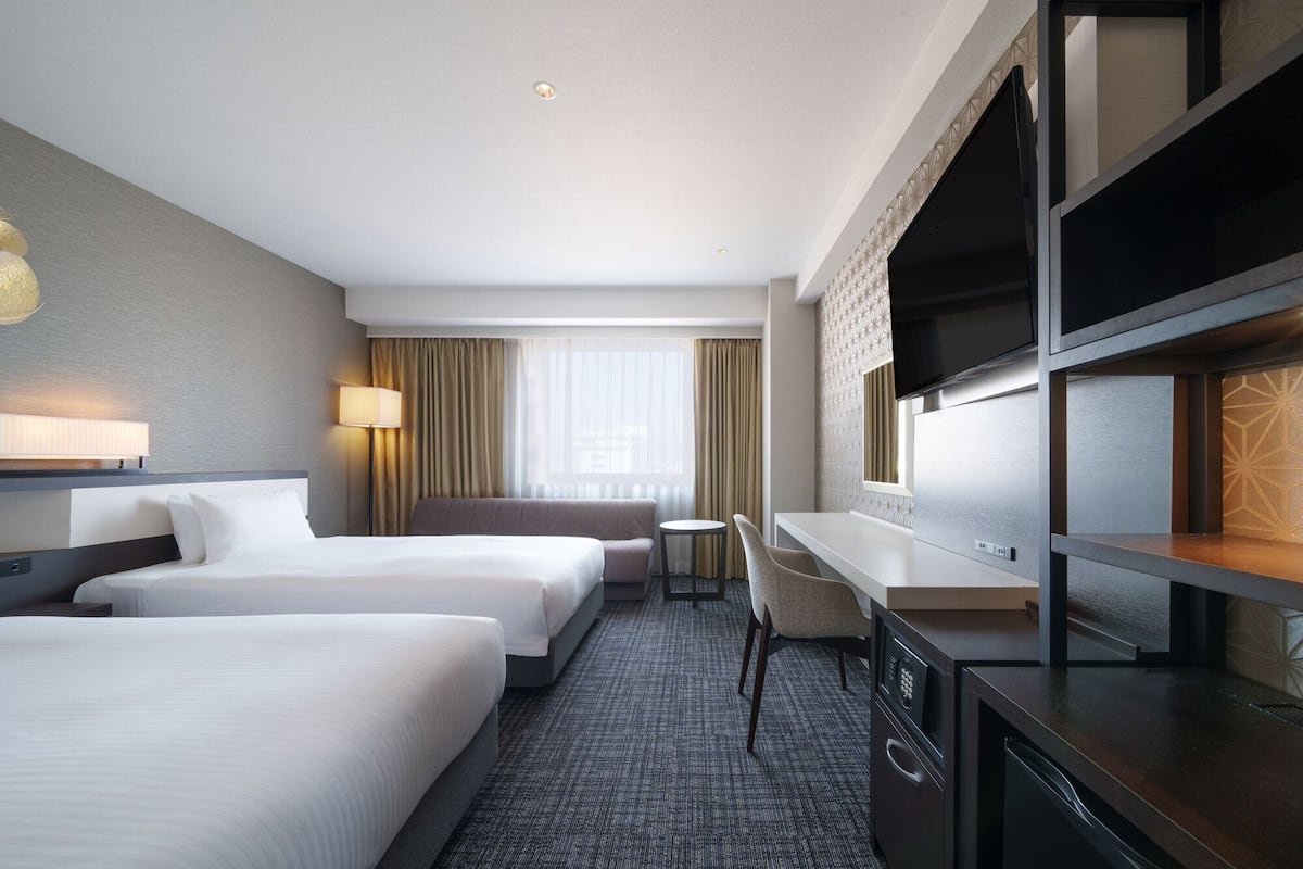 Twin Room, Non Smoking | 1 bedroom, in-room safe, iron/ironing board, free WiFi