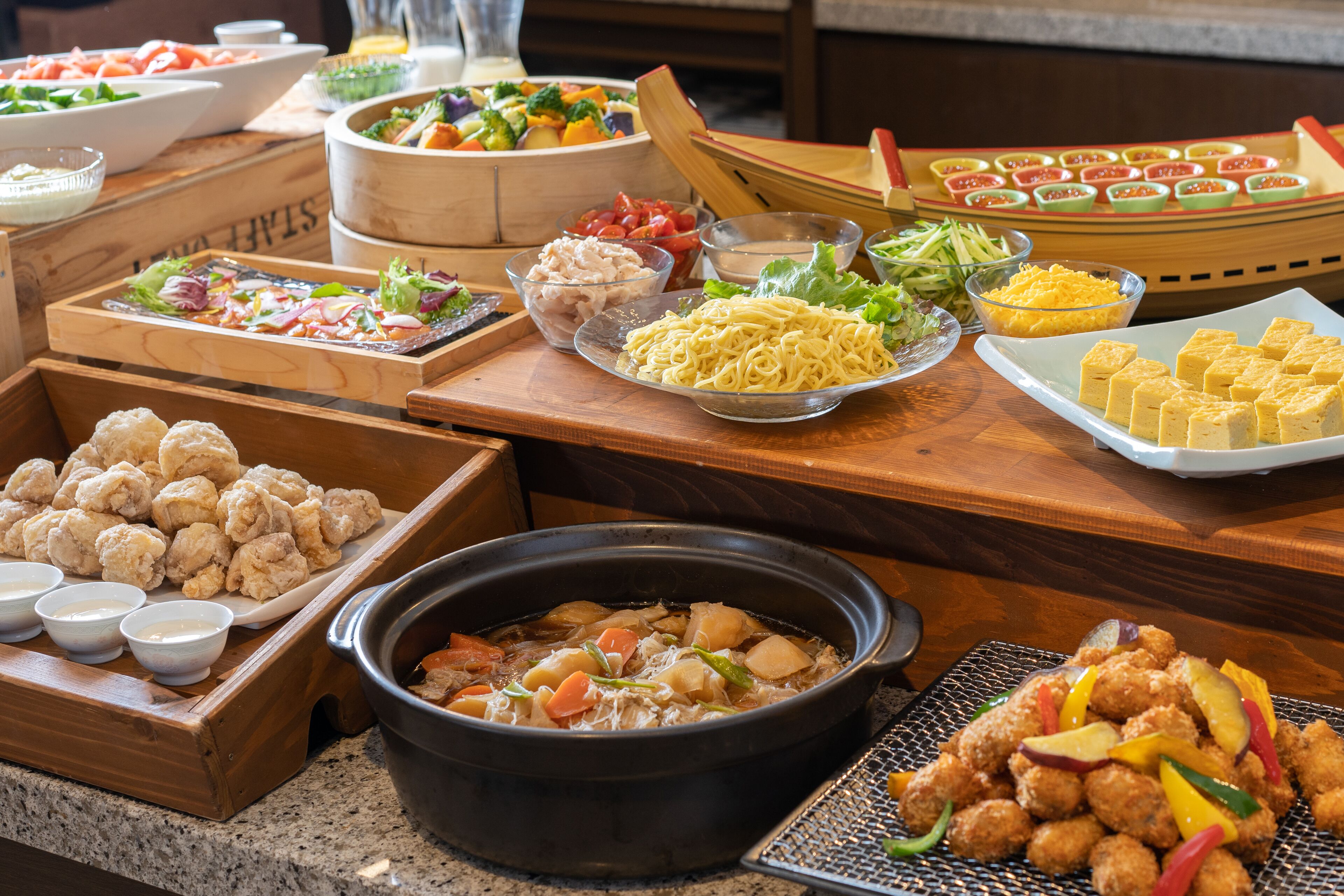 daily buffet breakfast (jpy 2500 per person)