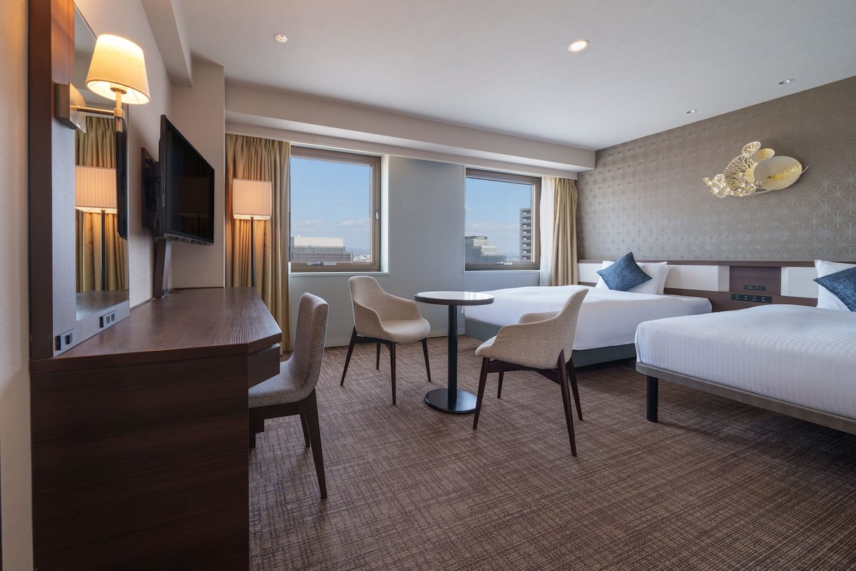 豪華雙床房, 非吸煙房 (Premier,High Floor,Lounge Access) | 客房內保險箱、熨斗/熨衣板、免費無線上網、床單