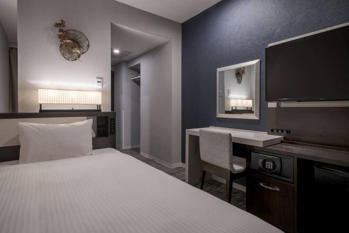 Cofres nos quartos, ferros/tábuas de passar roupa, Wi-Fi de cortesia