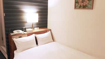 Escritorio, wifi gratis y ropa de cama
