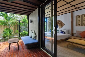 Grand Deluxe Twin Room | Living area | 32-inch LCD TV with cable channels, TV, DVD player - Homm Chura Samui (Koh Samui)