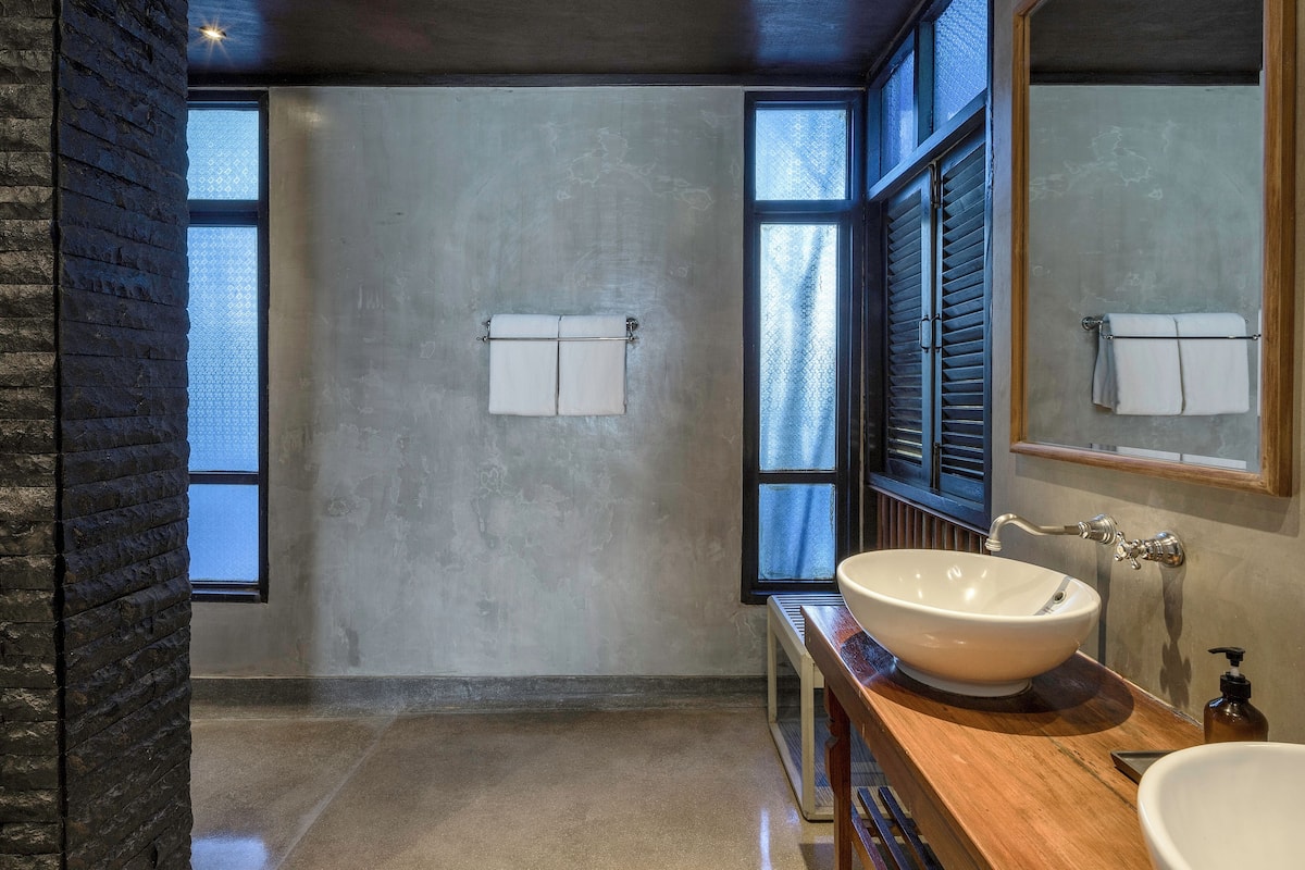 free toiletries, hair dryer, bathrobes, slippers