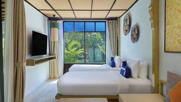 Grand Deluxe Twin Room | Minibar, in-room safe, desk, blackout curtains