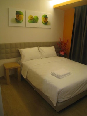 In-room safe, desk, iron/ironing board, free WiFi