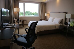 Junior Suite | Premium bedding, in-room safe, desk, free wired internet - Garden Orchid Hotel (Zamboanga)