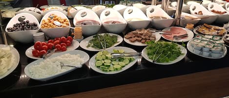 Petit déjeuner buffet compris tous les jours