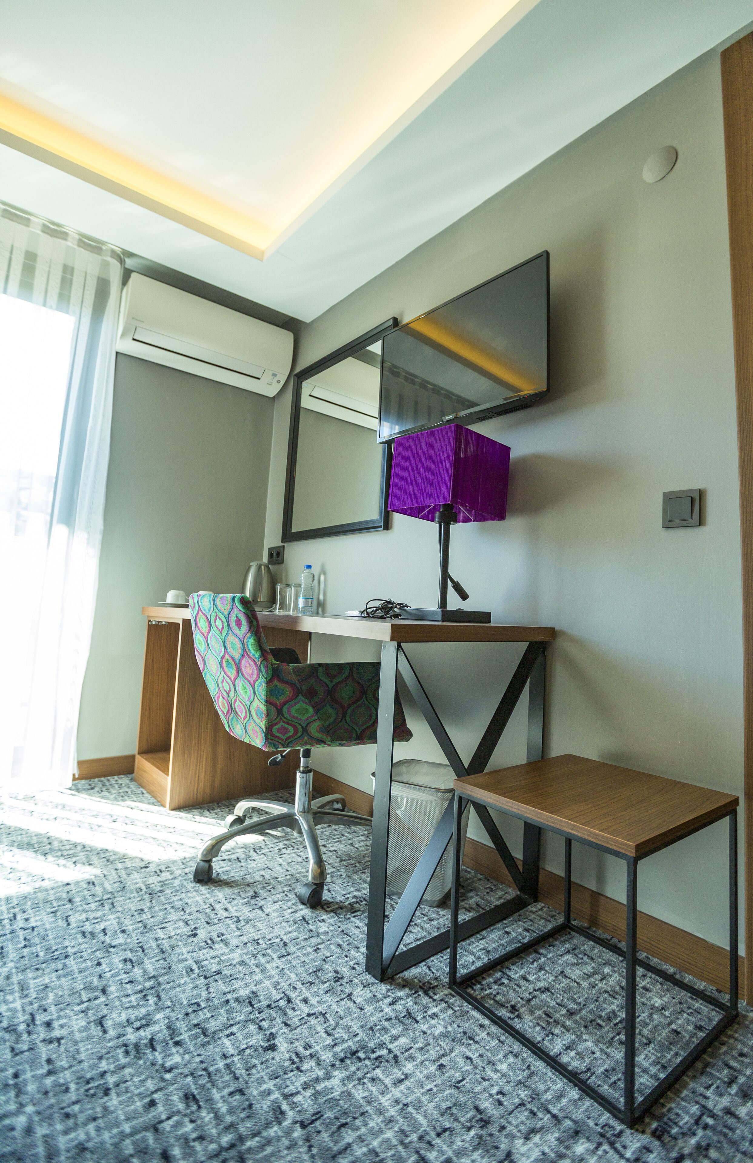 suite, city view | living area | lcd tv