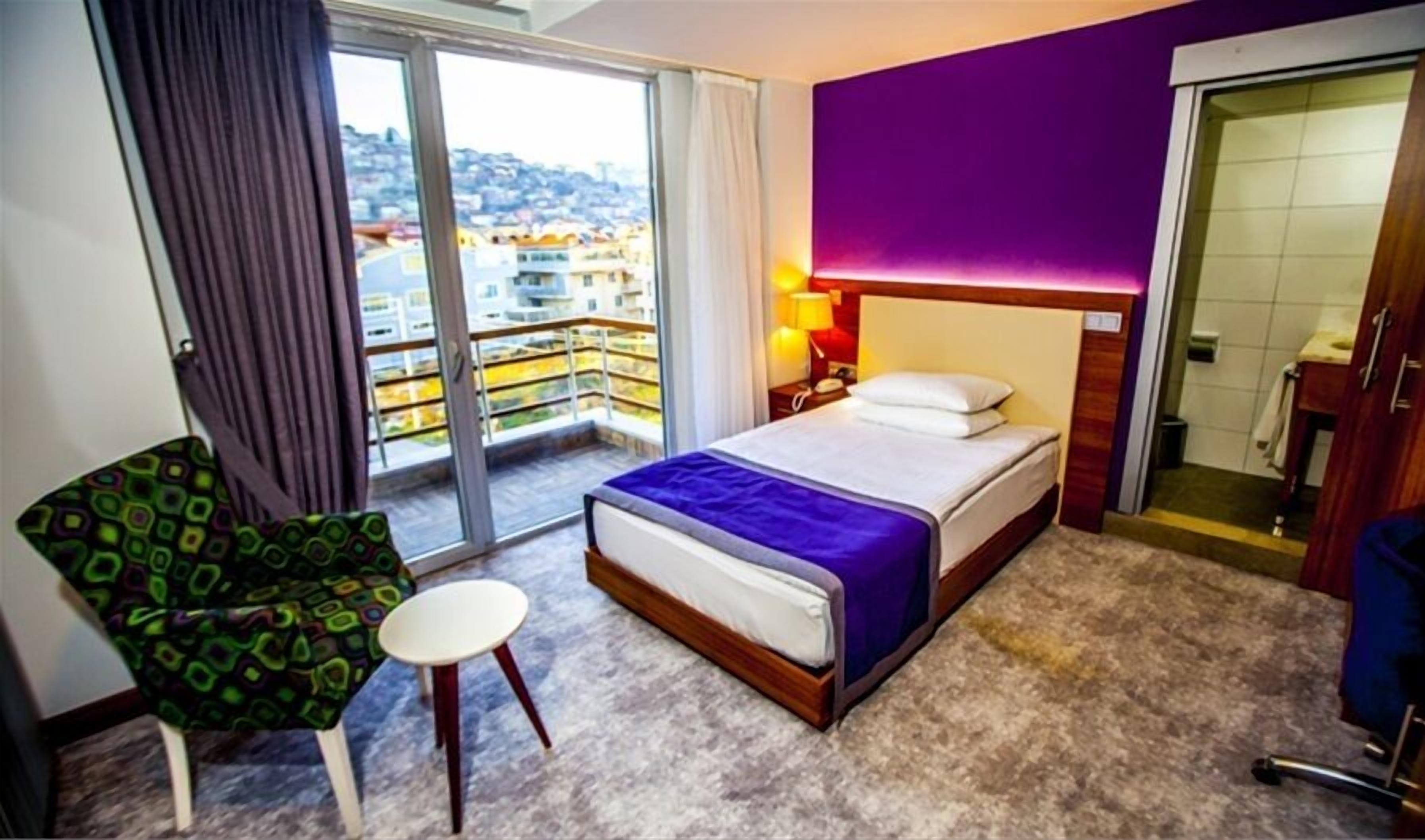 minibar, desk, soundproofing, iron/ironing board