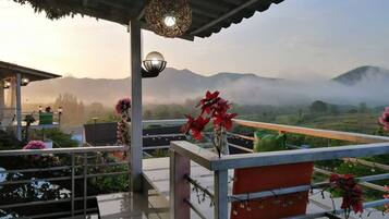 Lumpoon | Terrace/patio