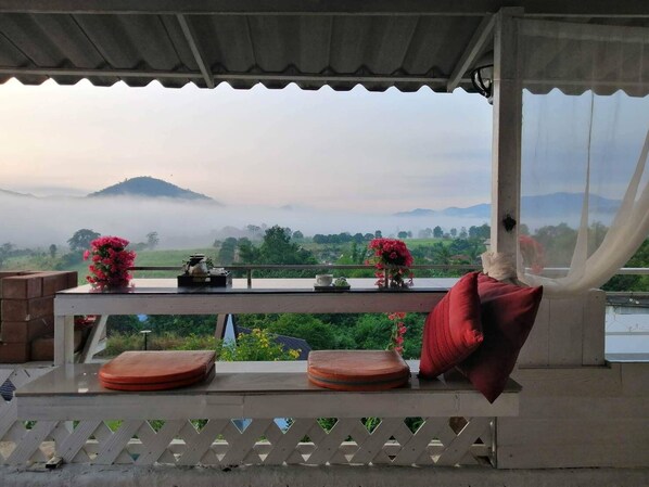 View from room - Ingmhok Country Mountain View Resort (Suan Phueng)