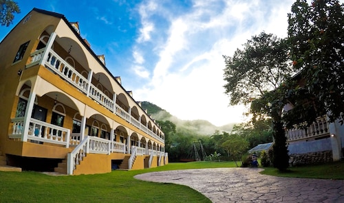 Stamp Hills Resort & Restaurant