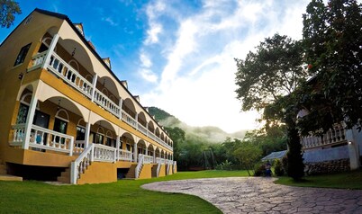 Stamp Hills Resort & Restaurant