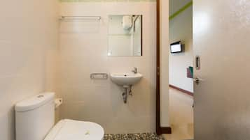 Deluxe Room, 1 Double Bed, Garden View | Bathroom | Shower, free toiletries, towels