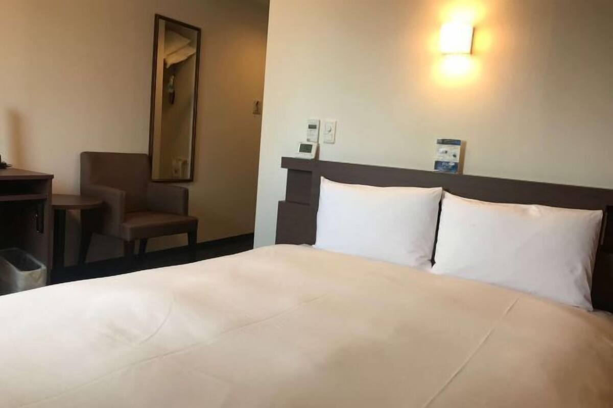 Desk, laptop workspace, iron/ironing board, free WiFi