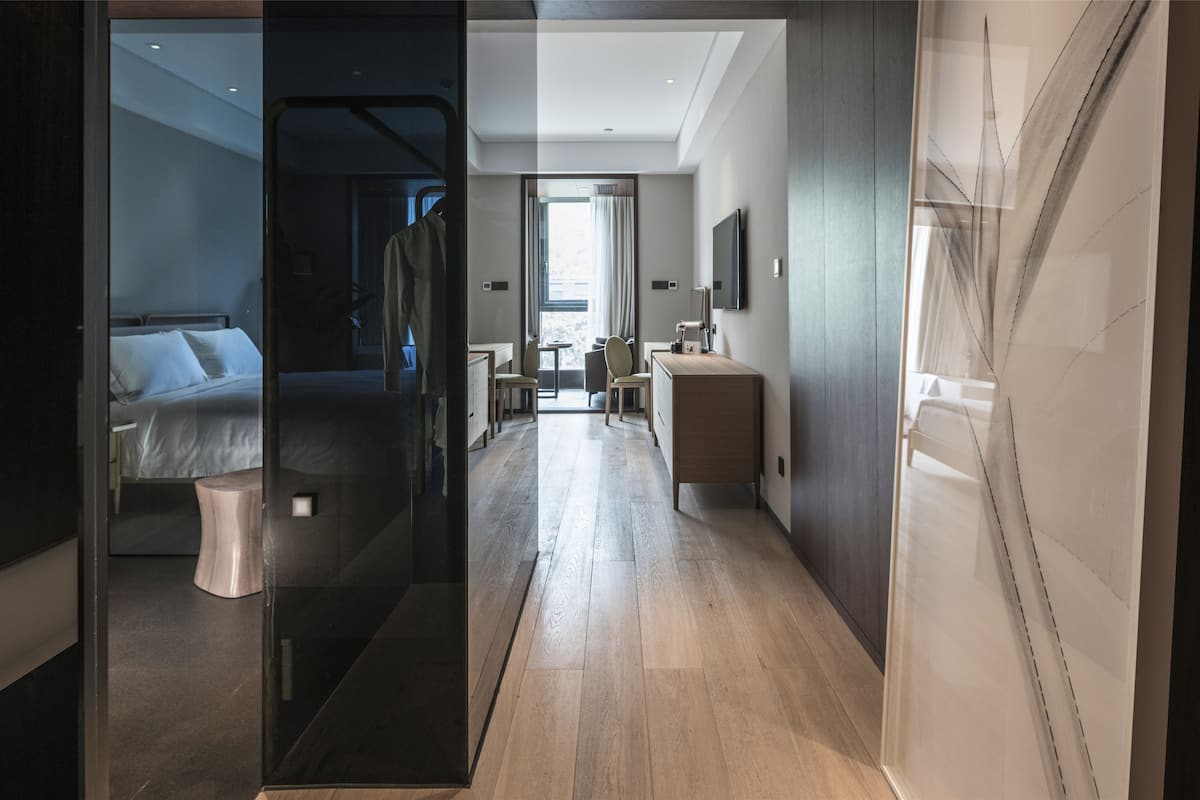 executive room with mountain view (includes air purifier and uv disinfected ) | premium bedding, down duvets, free minibar items, in-room safe