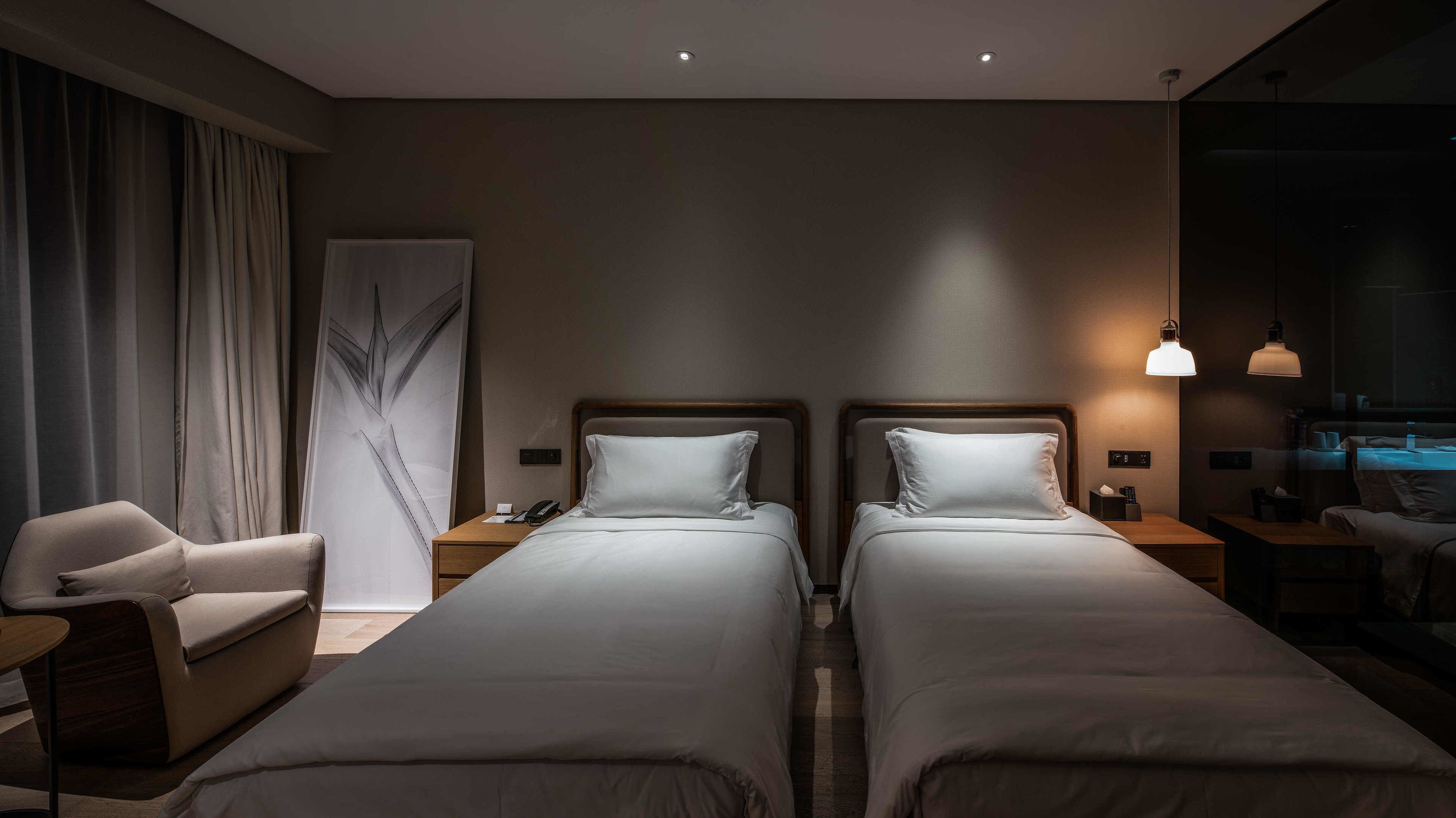 twin bed room ( uv disinfected) | park view