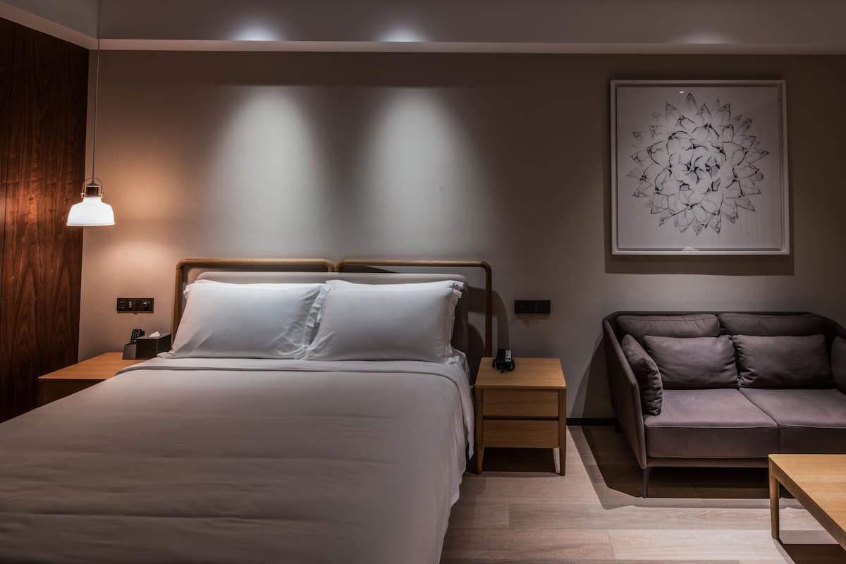 Habitación Deluxe, 1 cama King size, vista a la montaña (includes air purifier,UV disinfected) | Ropa de cama de alta calidad, edredón y artículos del minibar gratis