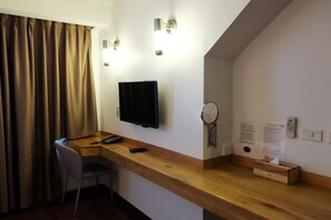 Deluxe Double Room | Room amenity - Cozy at 9 Hotel and Kitchen (Bangkok)