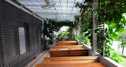 Cozy at 9 Hotel and Kitchen