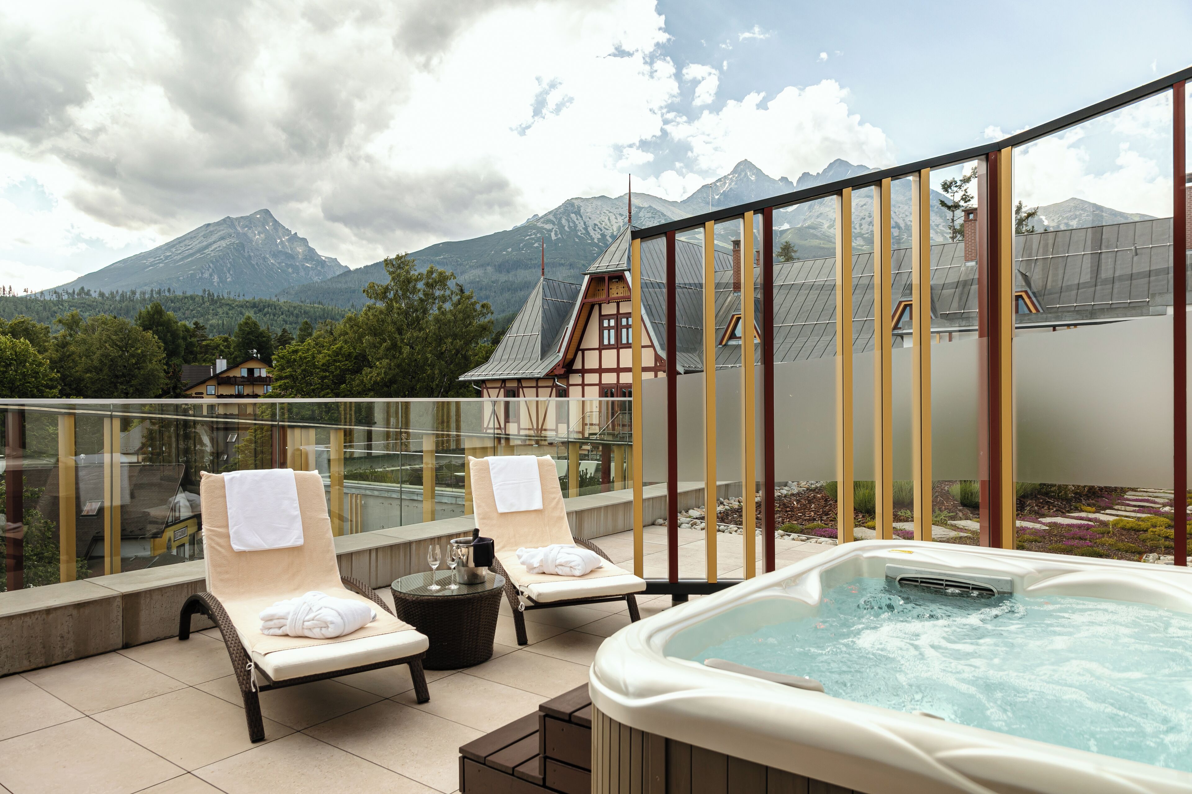 Apartment (Mária Terézia) | Mountain view