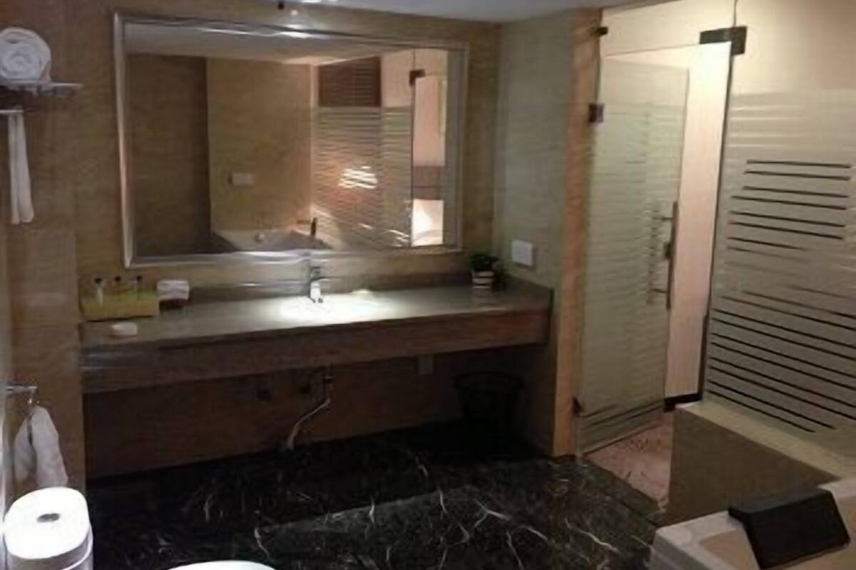 City View Twin Room | Bathroom