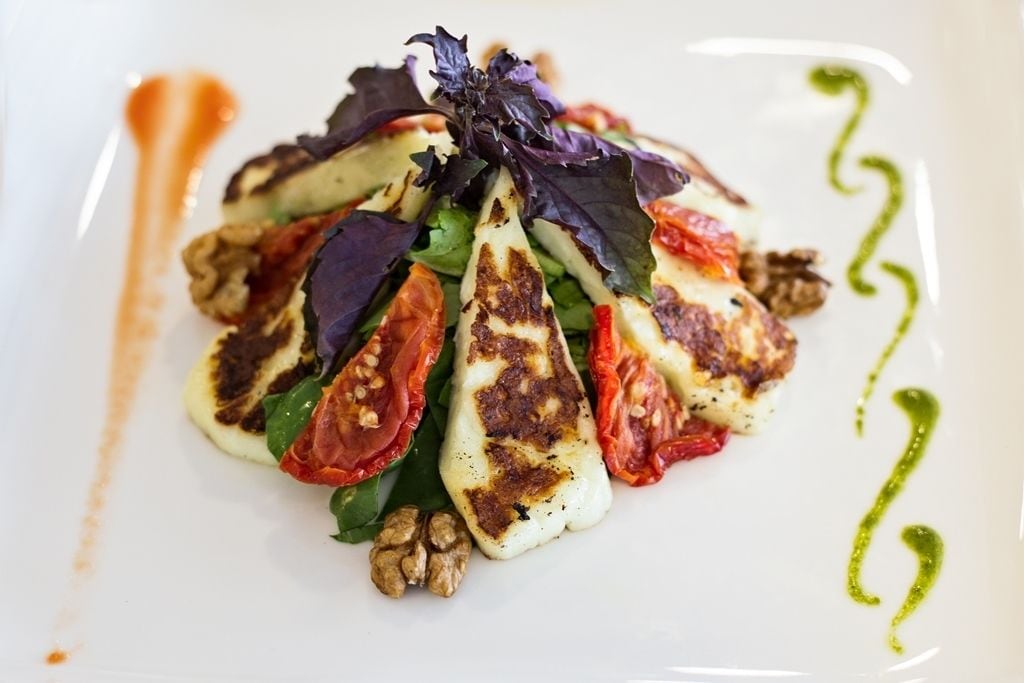 breakfast, lunch, dinner served; international cuisine