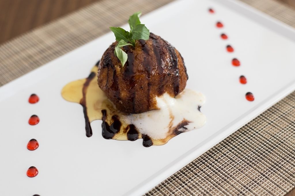 breakfast, lunch, dinner served; international cuisine