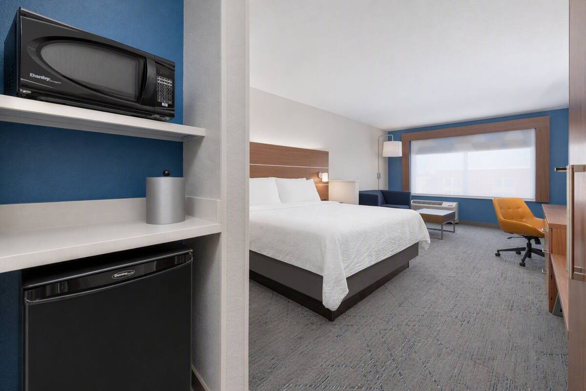 Premium bedding, Select Comfort beds, in-room safe, desk