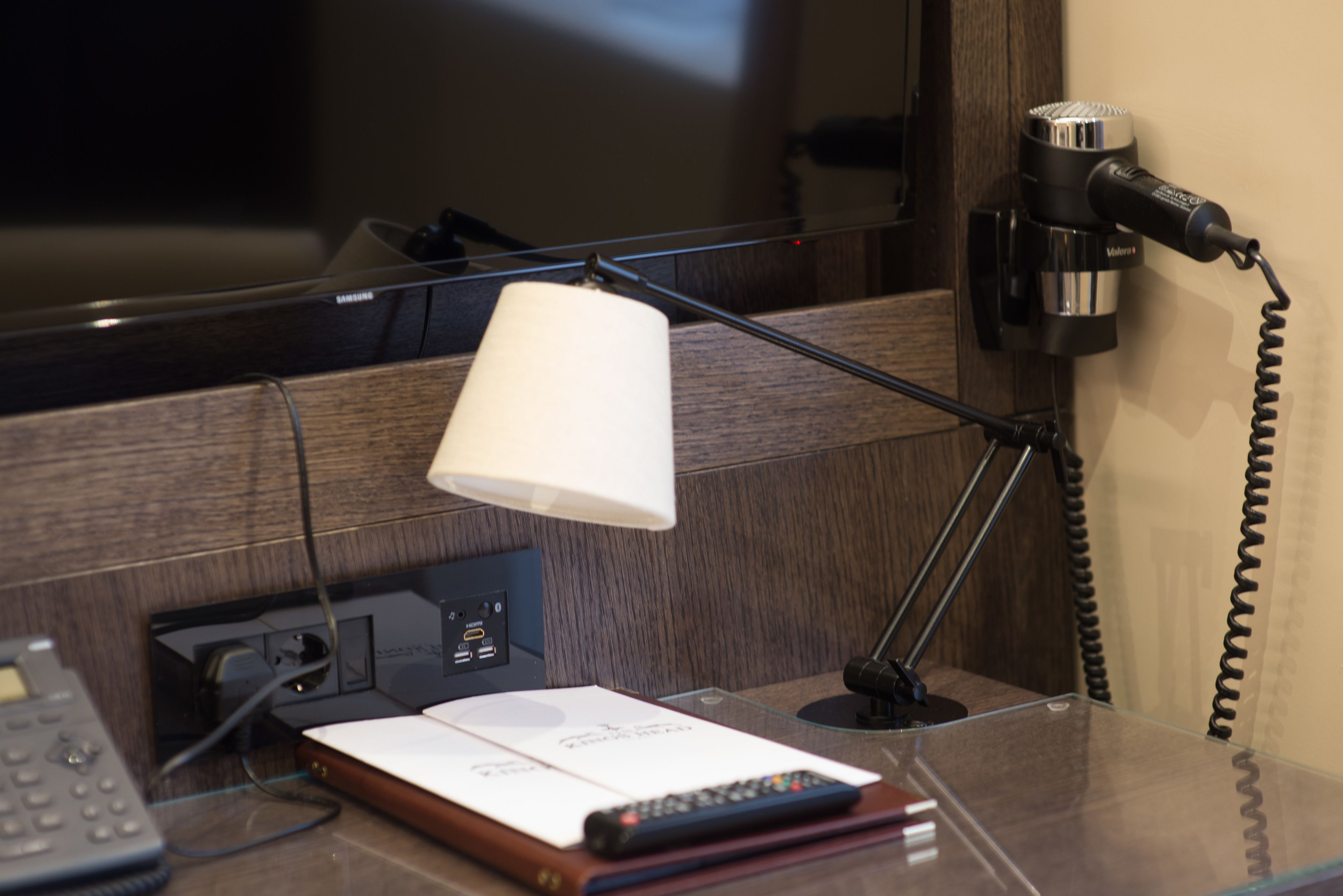 superior twin room | 1 bedroom, minibar, in-room safe, desk