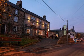 Exterior - The Cheviot Hotel (Hexham)