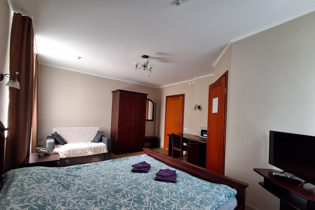 Deluxe Triple Room | Free WiFi