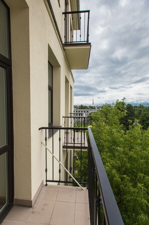 Two-Bedroom Apartment with Balcony | Balcony - Riga Lux Apartments - Ernesta (Riga)