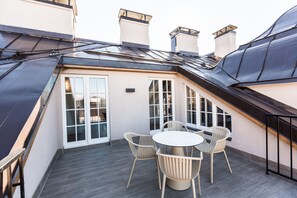Penthouse Two-Bedroom Apartment with Terraces | Terrass/Patio