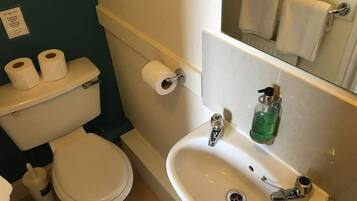 Twin Room, Ensuite | Bathroom