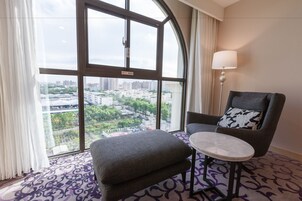 Suite | Biancheria da letto di alta qualità, minibar, una cassaforte in camera