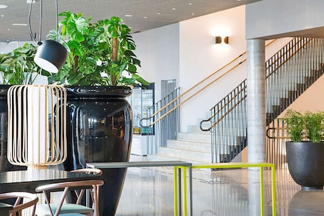 Lobby. Comfort Hotel Bergen Airport Terminal