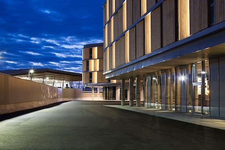 Exterior. Comfort Hotel Bergen Airport Terminal