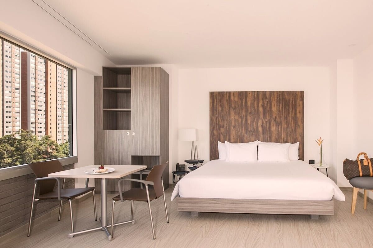 Chambre Deluxe, 1 trĂšs grand lit