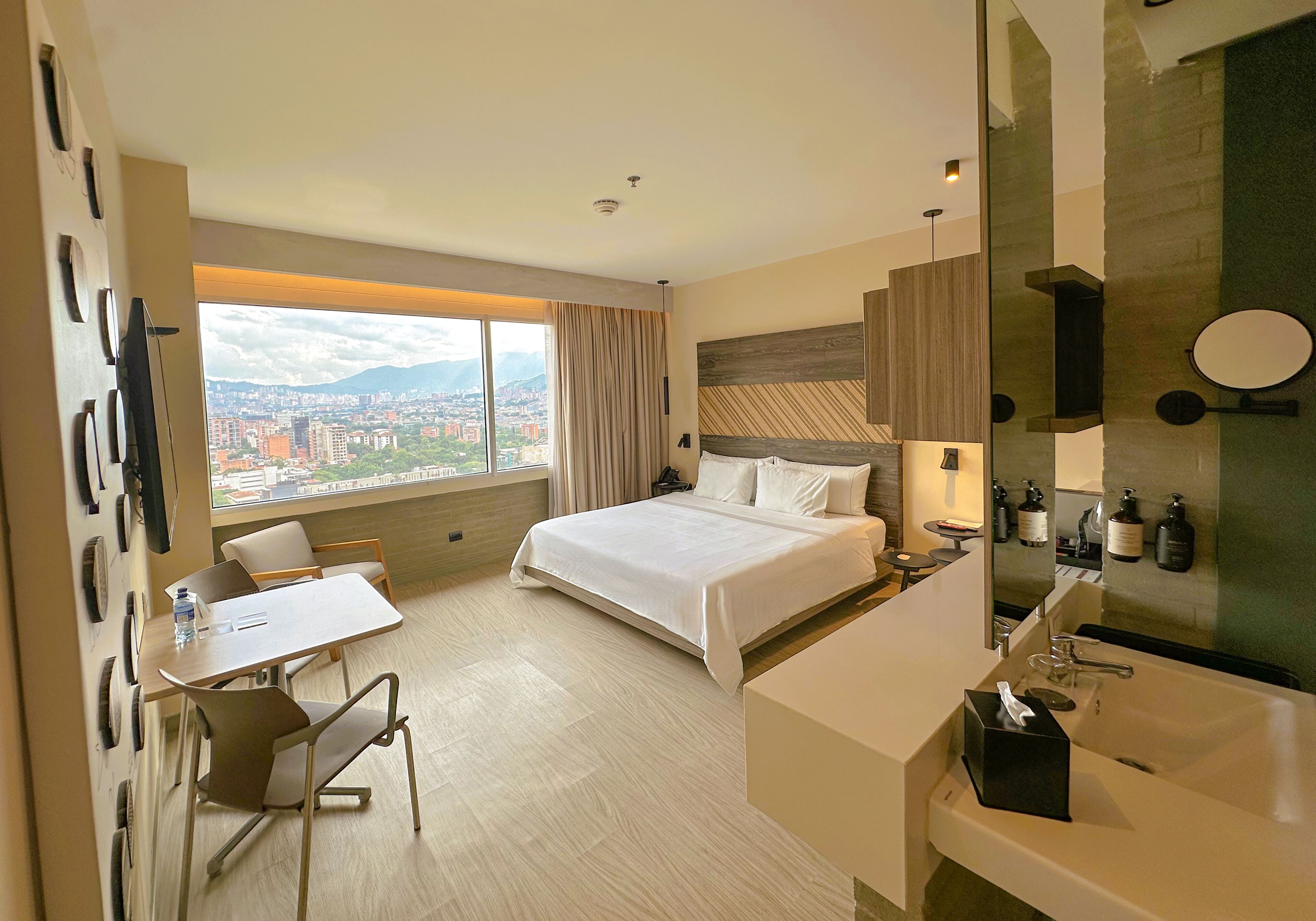 Standard Room, 1 Queen Bed | Premium bedding, in-room safe, individually decorated, soundproofing