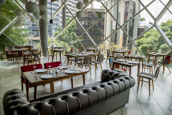 2 restaurants, breakfast, lunch, dinner served; Italian cuisine