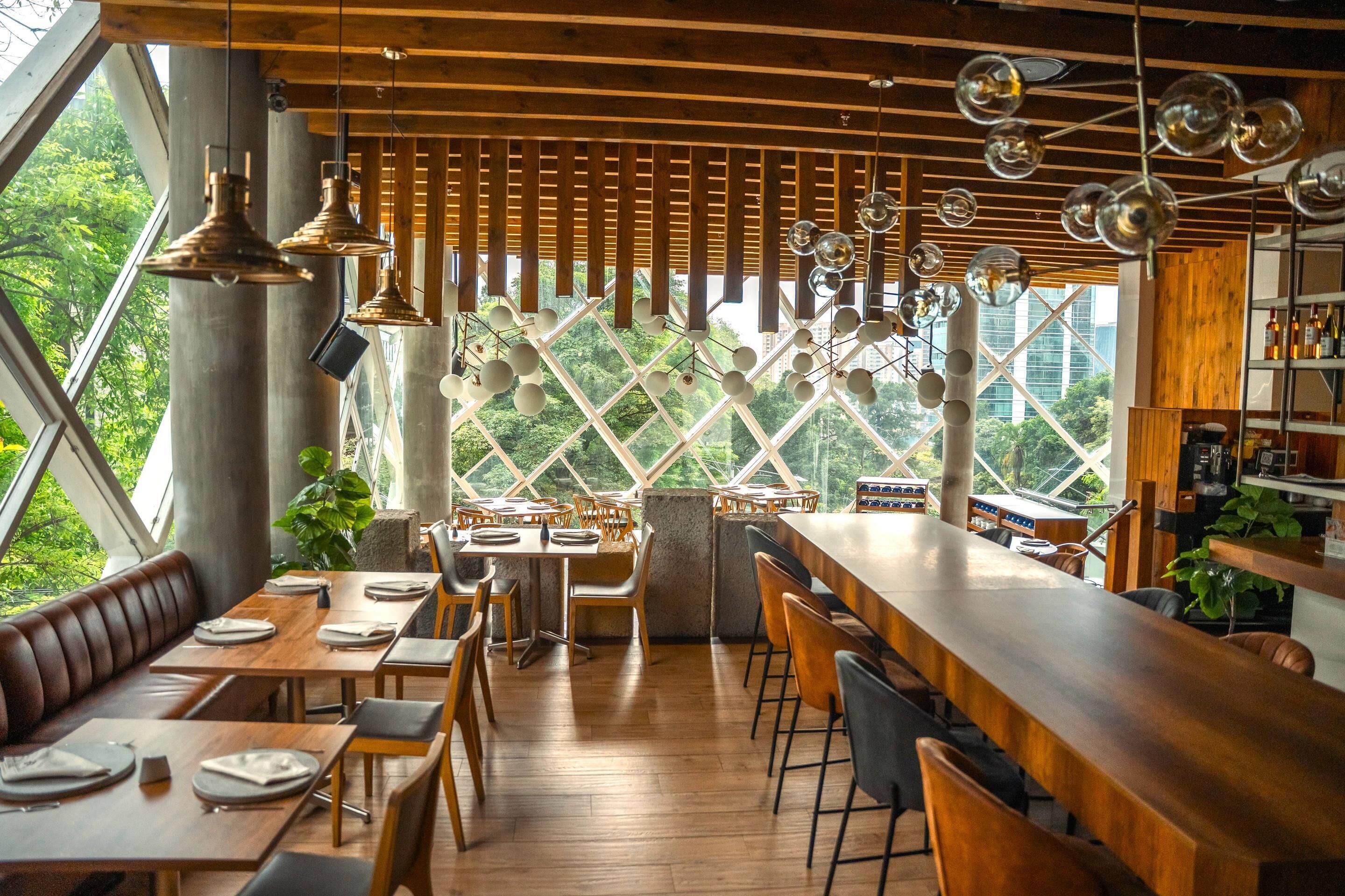 2 restaurants, breakfast, lunch, dinner served; Italian cuisine