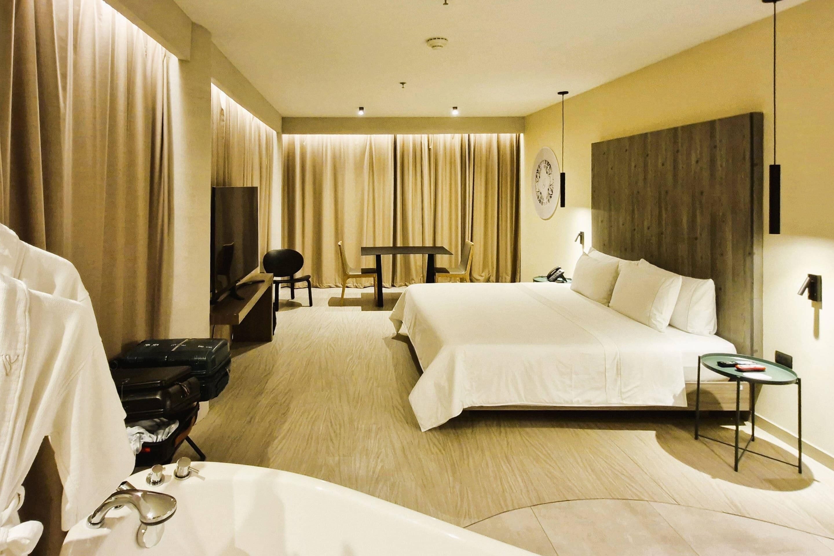 Suite, 1 Katil Raja (King) | Peralatan tempat tidur premium, peti besi dalam bilik 