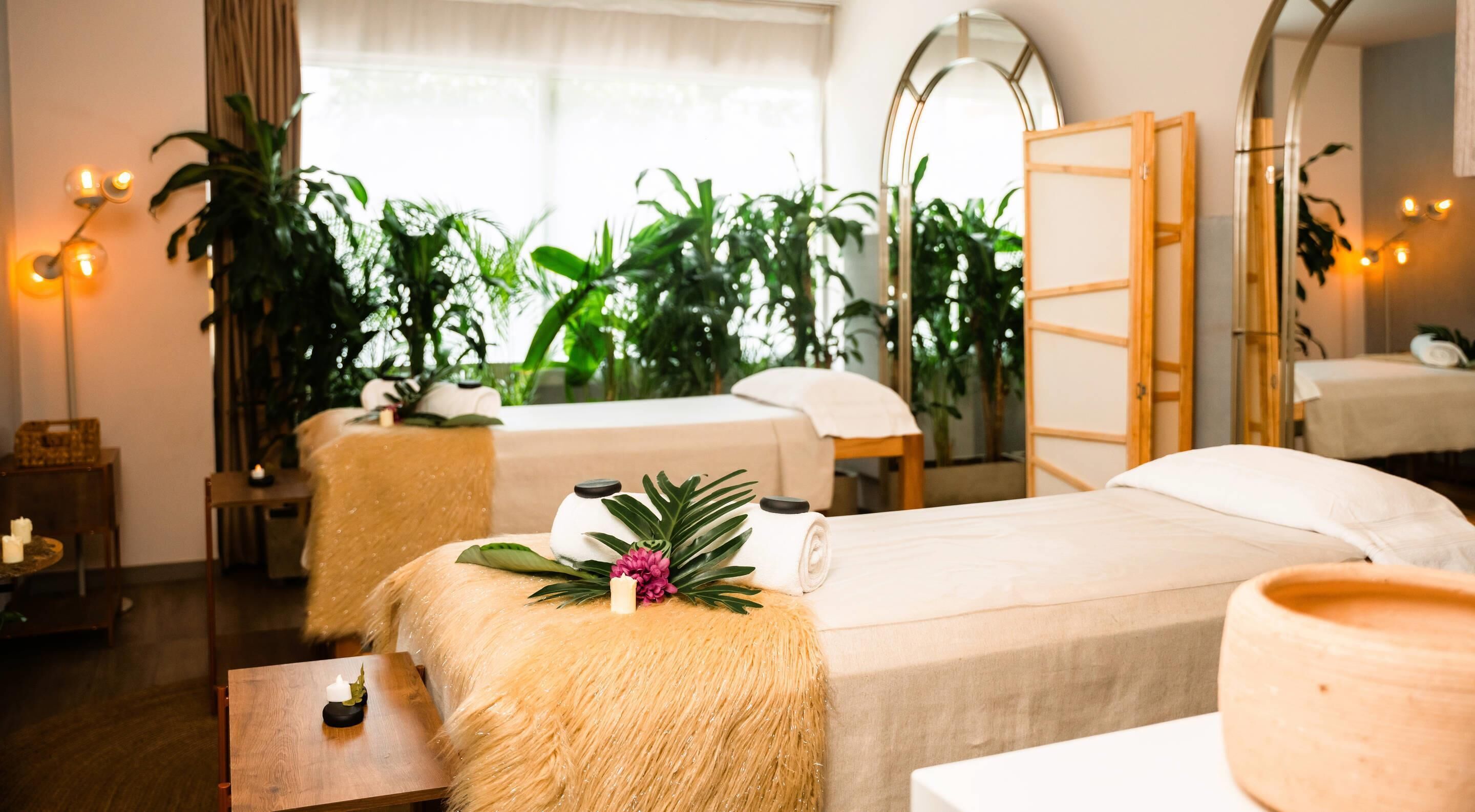Couples treatment rooms, body treatments, aromatherapy
