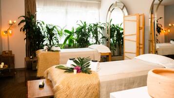 Couples treatment rooms, body treatments, aromatherapy