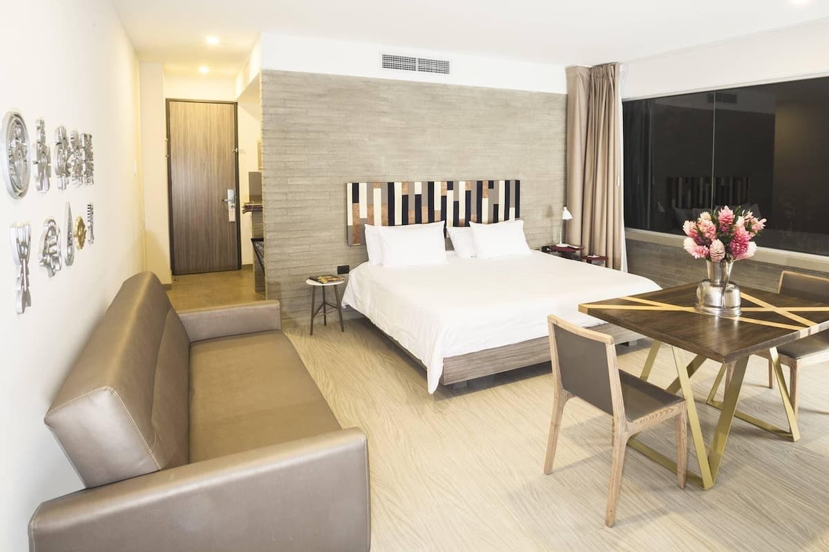 Room, 1 King Bed with Sofa bed, Non Smoking (Efficiency) | Premium bedding, in-room safe, individually decorated, soundproofing