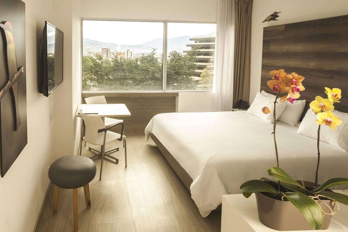 Premium bedding, in-room safe, individually decorated, soundproofing