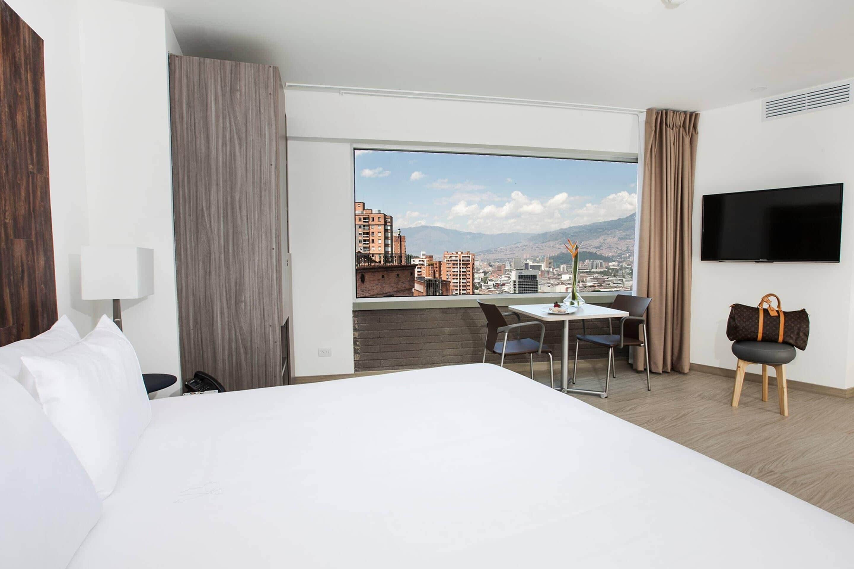 Deluxe Room, 1 King Bed