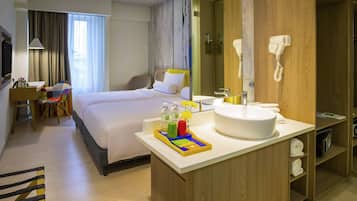 Minibar, in-room safe, desk, laptop workspace