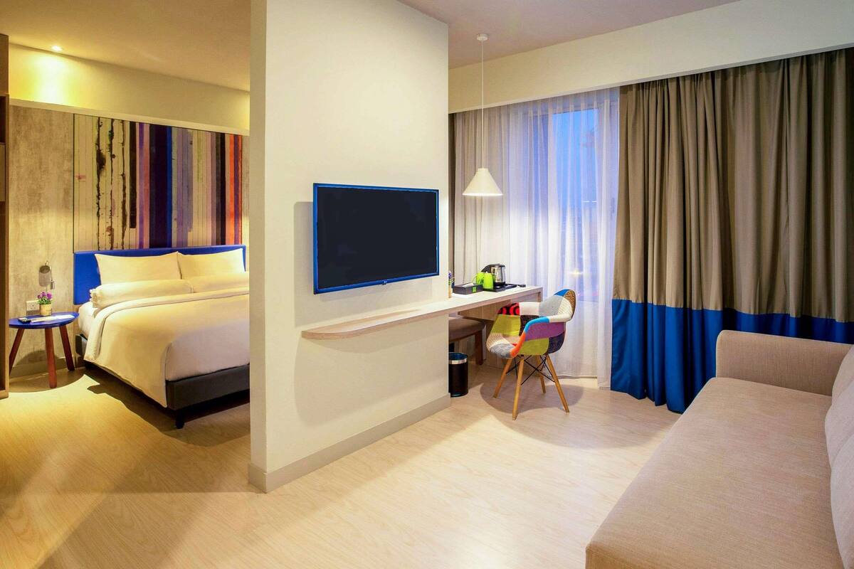 Family Suite, 1 Double Bed with Sofa bed | Minibar, in-room safe, desk, laptop workspace